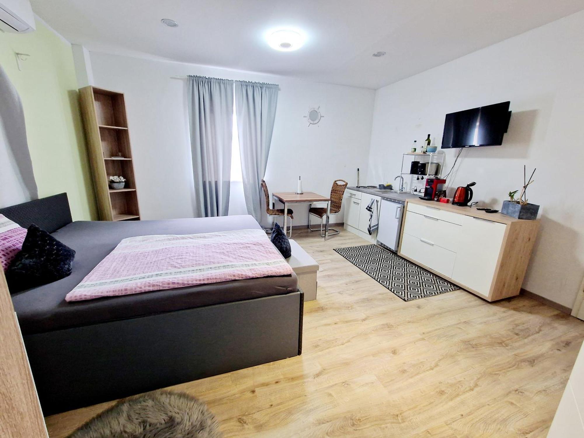 Ibo-Apart 1 Zimmer Apartment In هيرتسوجيناوراخ المظهر الخارجي الصورة